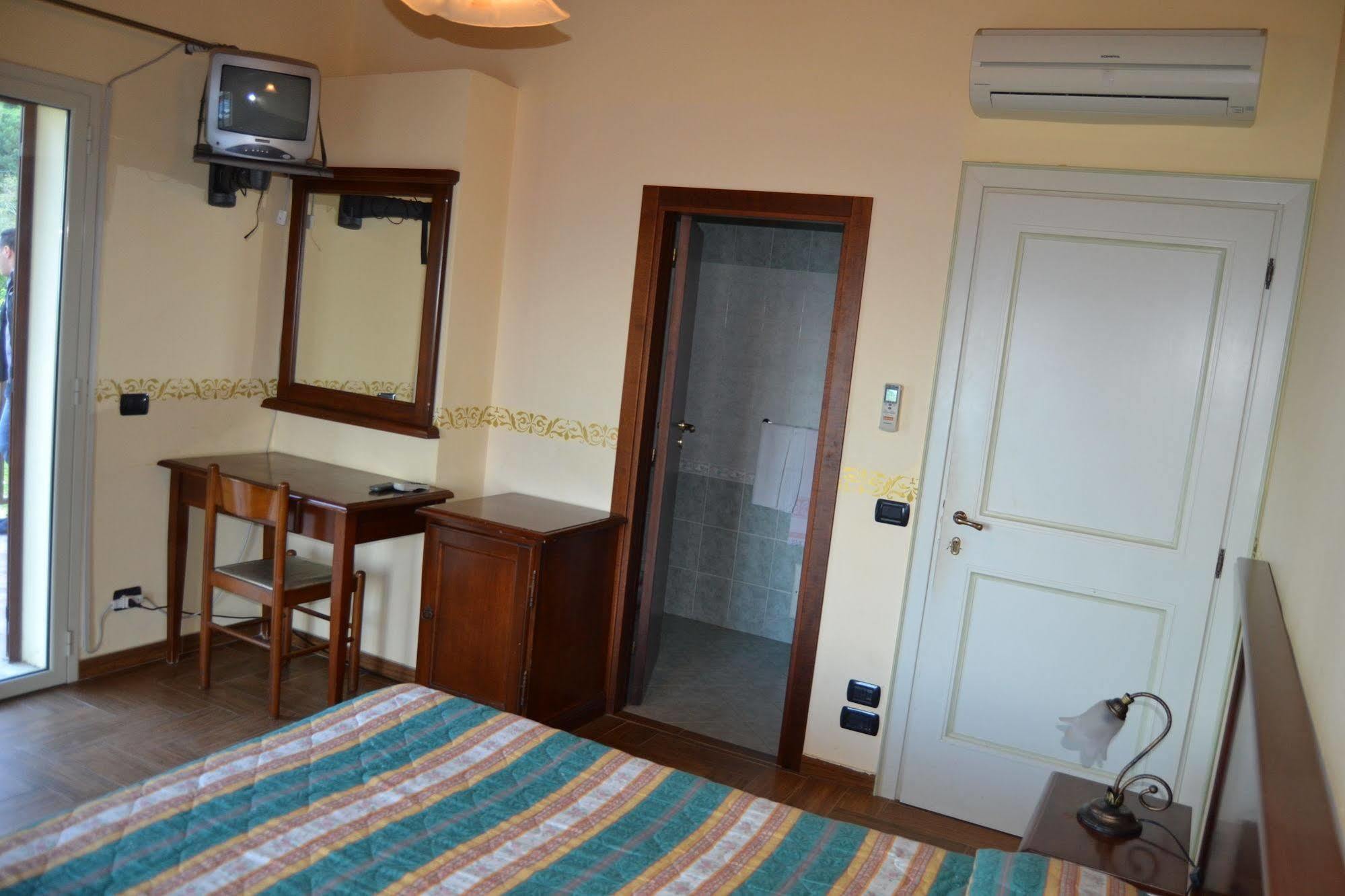 שילה B&B Villa Chianalea מראה חיצוני תמונה